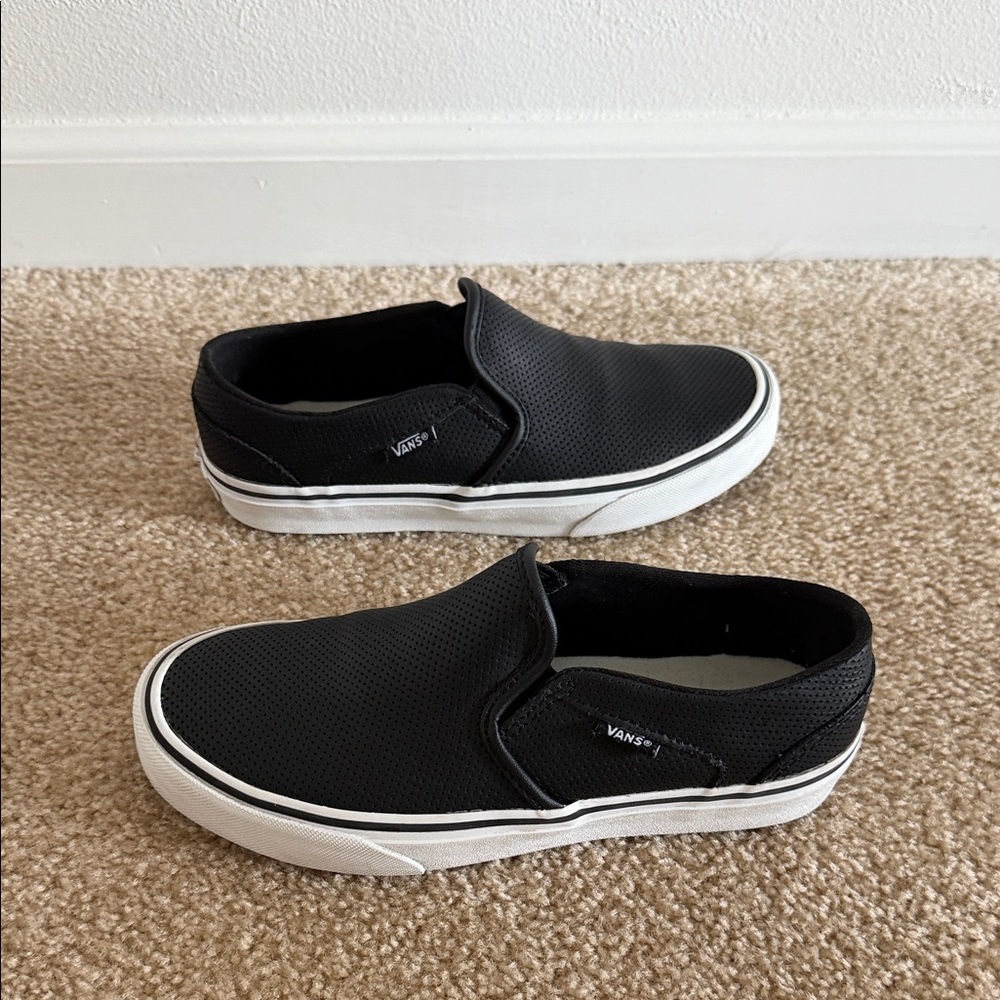 Vans Classic Black Slip-On Sneakers with White Trim- Women’s Size 6.5 - Picture 4 of 7